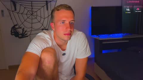 Snapshot of tommy_cumfinger chatting on December 15, 2024, 3:20 pm Tommy online show from December 15, 2024, 3:20 pm