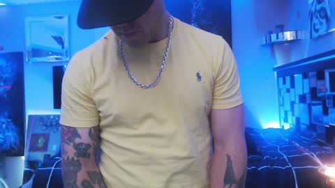 Snapshot of tommy_knuckles chatting on January 5, 2025, 12:42 am Tommy online show from January 5, 2025, 12:42 am