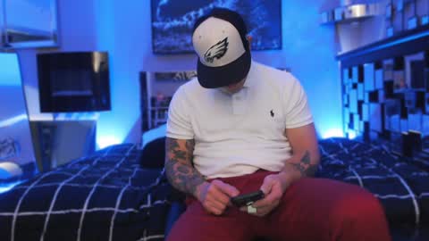 Snapshot of tommy_knuckles chatting on January 19, 2025, 9:55 pm Tommy online show from January 19, 2025, 9:55 pm