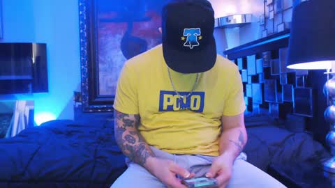 Snapshot of tommy_knuckles chatting on February 8, 2025, 6:12 am Tommy online show from February 8, 2025, 6:12 am