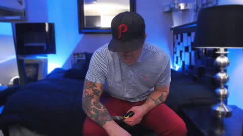 Snapshot of tommy_knuckles chatting on February 15, 2025, 3:17 pm Tommy online show from February 15, 2025, 3:17 pm