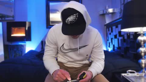 Snapshot of tommy_knuckles chatting on February 16, 2025, 4:42 am Tommy online show from February 16, 2025, 4:42 am