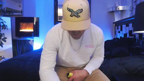 Snapshot of tommy_knuckles chatting on February 19, 2025, 8:20 pm Tommy online show from February 19, 2025, 8:20 pm