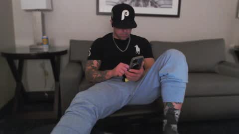 Snapshot of tommy_knuckles chatting on March 2, 2025, 9:10 am Tommy online show from March 2, 2025, 9:10 am