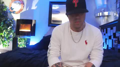 Snapshot of tommy_knuckles chatting on March 4, 2025, 7:19 am Tommy online show from March 4, 2025, 7:19 am