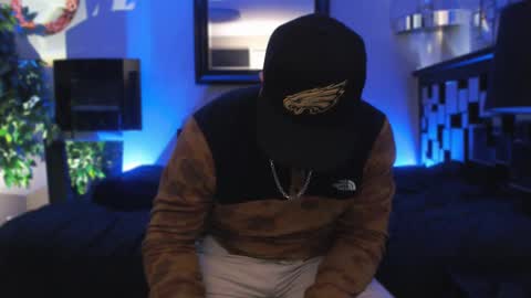 Snapshot of tommy_knuckles chatting on March 11, 2025, 7:04 am Tommy online show from March 11, 2025, 7:04 am