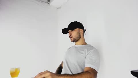 tommy_sccott online show from October 30, 2025, 10:54 pm