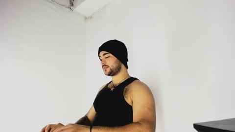 tommy_sccott online show from November 4, 2025, 9:36 pm