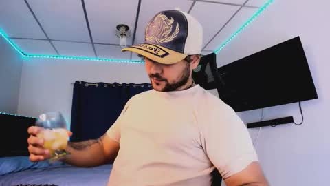 tommy_sccott online show from December 16, 2025, 10:15 pm