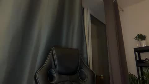 Thomas Fit online show from November 24, 2025, 10:53 pm