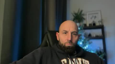 Thomas Fit online show from December 21, 2025, 8:16 pm