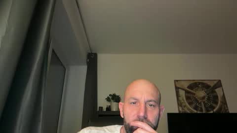 Thomas Fit online show from January 14, 2026, 8:47 pm