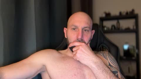 Thomas Fit online show from April 4, 2026, 10:07 pm