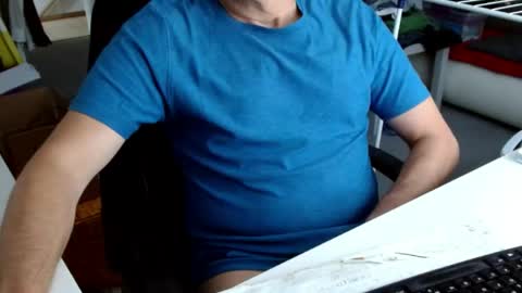 Tom online show from May 5, 2026, 10:01 am