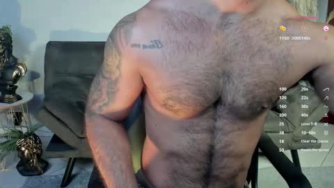 tomy_scott6 online show from February 17, 2026, 9:32 pm