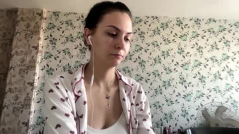 Snapshot of tonettesloss chatting on September 19, 2025, 4:03 am Selina online show from September 19, 2025, 4:03 am