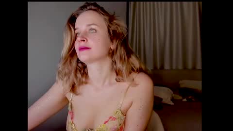 Snapshot of tony_and_alice chatting on December 28, 2024, 10:44 pm Tony and Alice online show from December 28, 2024, 10:44 pm