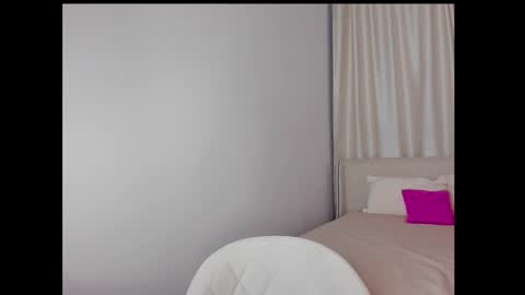 Snapshot of tony_and_alice chatting on December 30, 2024, 2:08 pm Tony and Alice online show from December 30, 2024, 2:08 pm