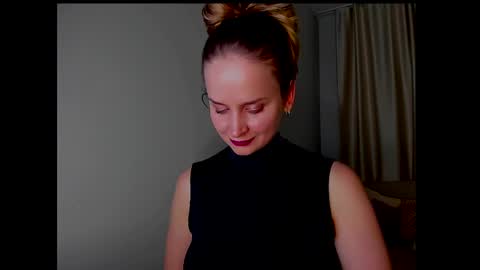 Snapshot of tony_and_alice chatting on February 24, 2025, 9:31 pm Tony and Alice online show from February 24, 2025, 9:31 pm