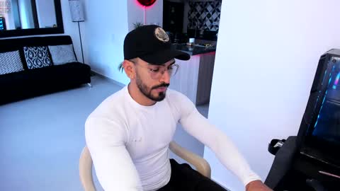 tony muscle1 online show from January 17, 2025, 10:23 pm