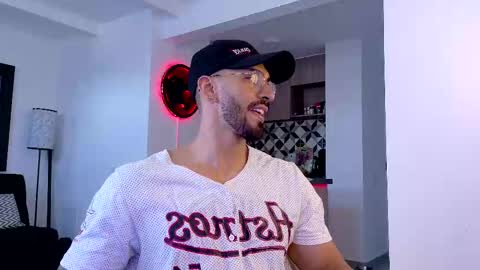 tony muscle1 online show from October 20, 2025, 9:37 pm