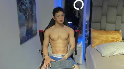 tony_petrov online show from September 12, 2025, 8:14 am