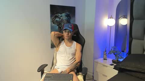 tony_petrov online show from October 3, 2025, 2:52 am