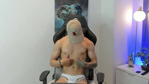 tony_petrov online show from November 28, 2025, 1:47 pm