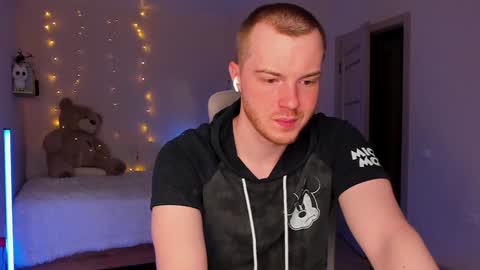 Snapshot of toohornyserj chatting on December 12, 2024, 11:03 pm toohornyserj online show from December 12, 2024, 11:03 pm