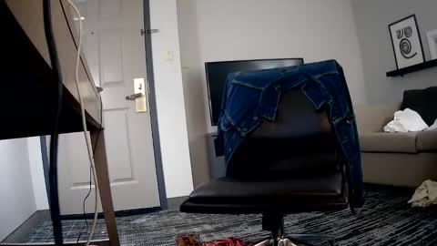 toomuchsmoke online show from October 7, 2025, 12:13 pm