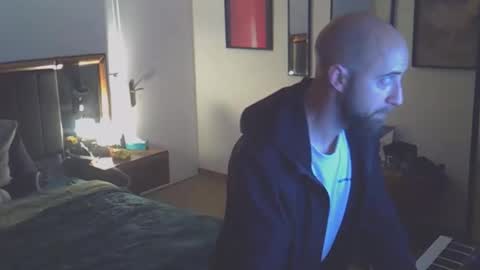 tootsybird online show from April 12, 2026, 3:55 am