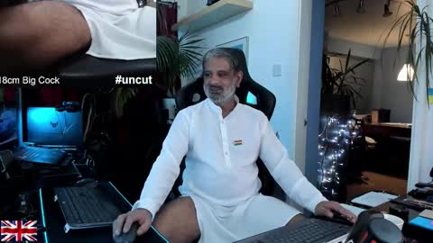 topalphaboss online show from November 15, 2025, 4:36 pm