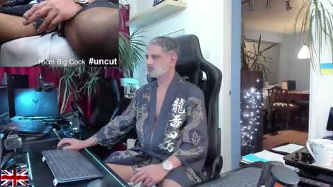 topalphaboss online show from December 18, 2025, 5:52 pm