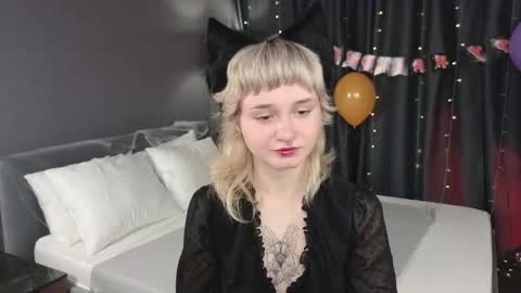 Tori online show from October 30, 2025, 12:12 am