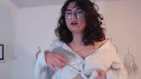 Snapshot of tori_just chatting on October 20, 2025, 5:35 pm tori_just online show from October 20, 2025, 5:35 pm