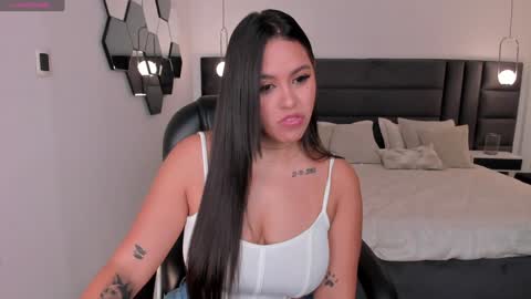 Tori Cross online show from January 18, 2025, 3:38 pm