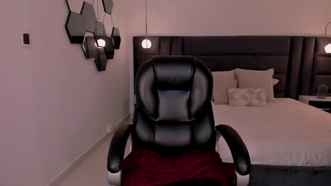 Tori Cross online show from March 10, 2025, 3:30 pm