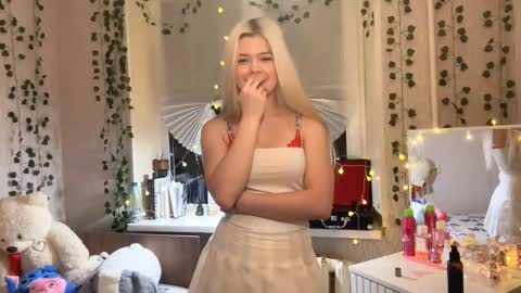 Snapshot of torriperno chatting on November 29, 2025, 12:52 pm Lina online show from November 29, 2025, 12:52 pm