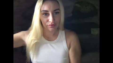 tosyna07555 online show from December 8, 2024, 9:52 pm