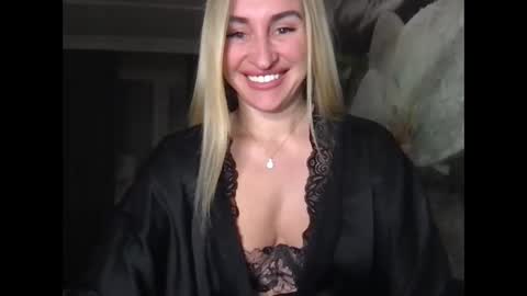 tosyna07555 online show from February 27, 2025, 9:36 pm