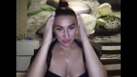 tosyna07555 online show from September 18, 2025, 9:17 pm