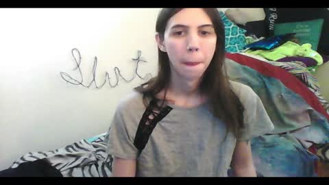 Luna online show from December 18, 2025, 9:54 pm