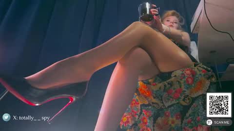 Snapshot of totally_spy chatting on February 21, 2026, 9:43 am Madam Viktoria Vacation in Portugal 2811 - 0412 online show from February 21, 2026, 9:43 am