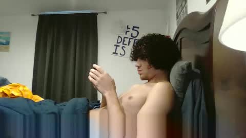 Snapshot of totxxx335 chatting on December 17, 2025, 9:32 pm totxxx335 online show from December 17, 2025, 9:32 pm