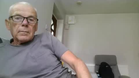 touche5656607203 online show from June 9, 2026, 9:21 am