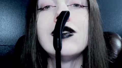 toxicdomme online show from December 19, 2025, 7:32 pm