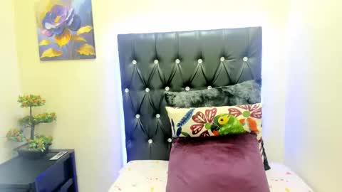 toxicfantasy4u online show from September 24, 2025, 4:32 pm