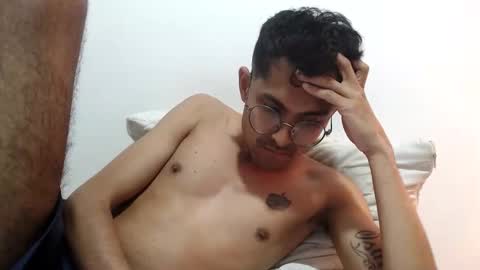 Snapshot of toy_sweet chatting on May 19, 2026, 1:56 am Xander online show from May 19, 2026, 1:56 am