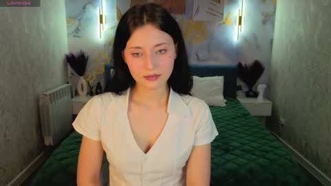 tracey_gill online show from May 16, 2026, 10:36 am
