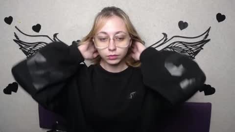 TracyLeeBB online show from November 30, 2025, 11:47 am